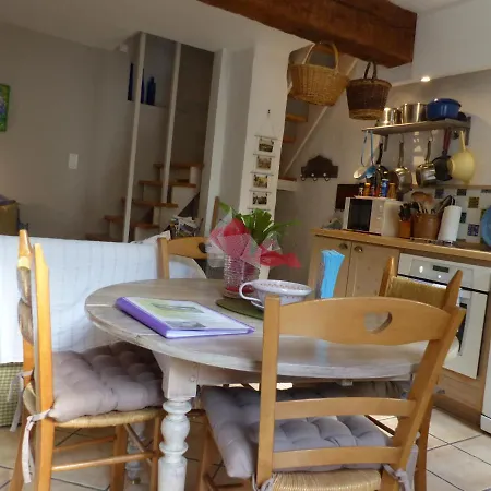 Maison Des Remparts Nichee Sous La Cite Casa de Férias *