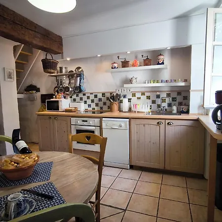 Prázdninový dům Maison Des Remparts Nichee Sous La Cite