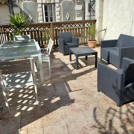 Maison Des Remparts Nichee Sous La Cite Casa de Férias *