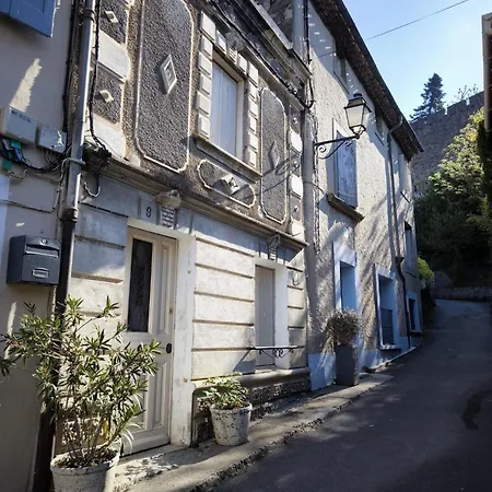 Maison Des Remparts Nichee Sous La Cite Vakantiehuis *