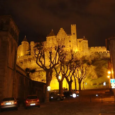 Maison Des Remparts Nichee Sous La Cite 펜션 *