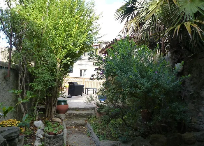Maison Des Remparts Nichée Sous La Cité Сasa de vacaciones *