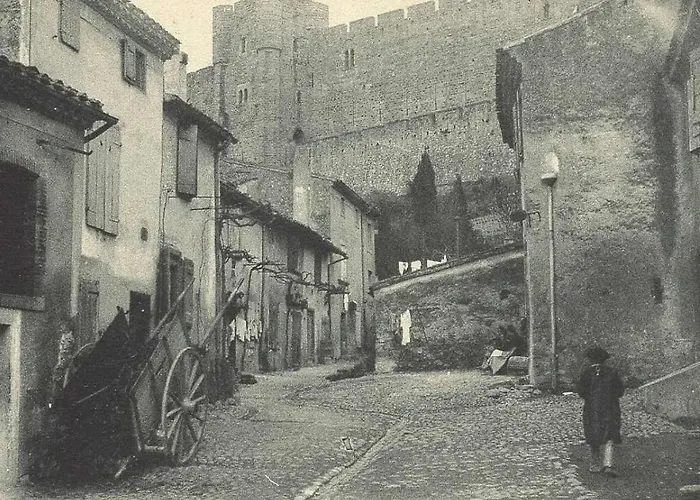 Maison Des Remparts Nichée Sous La Cité Сasa de vacaciones