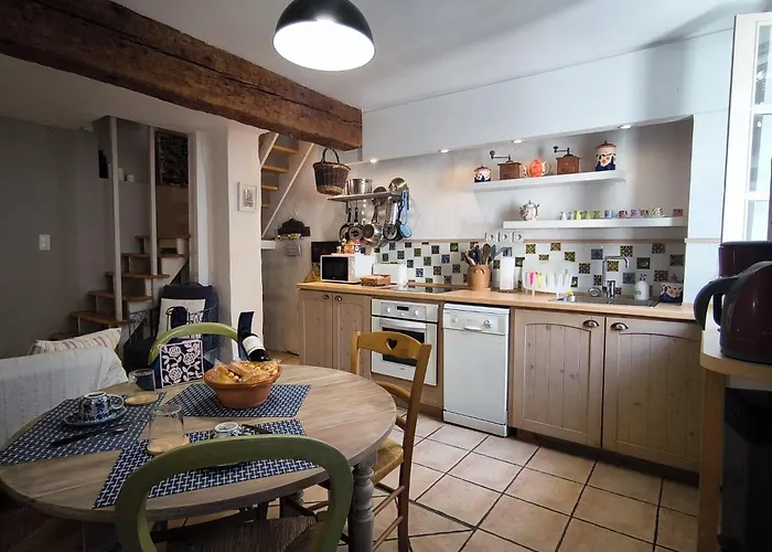 Сasa de vacaciones Maison Des Remparts Nichée Sous La Cité *