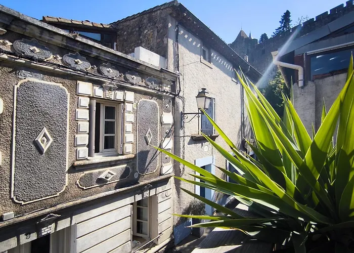 Casa de Férias Maison Des Remparts Nichee Sous La Cite Carcassonne